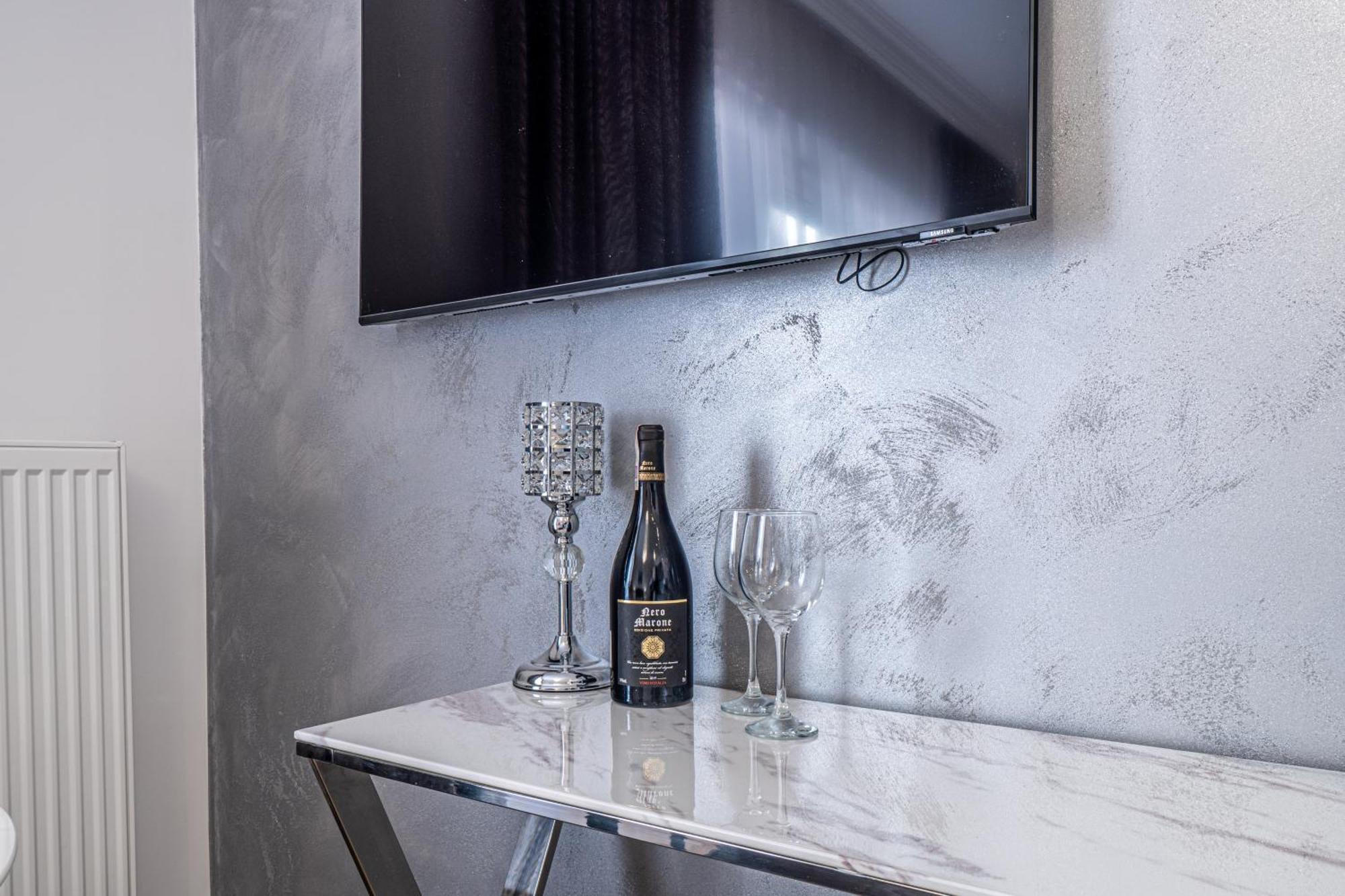 Private Parking, Secure Building - Old Town & Main Station Apartment Danzig