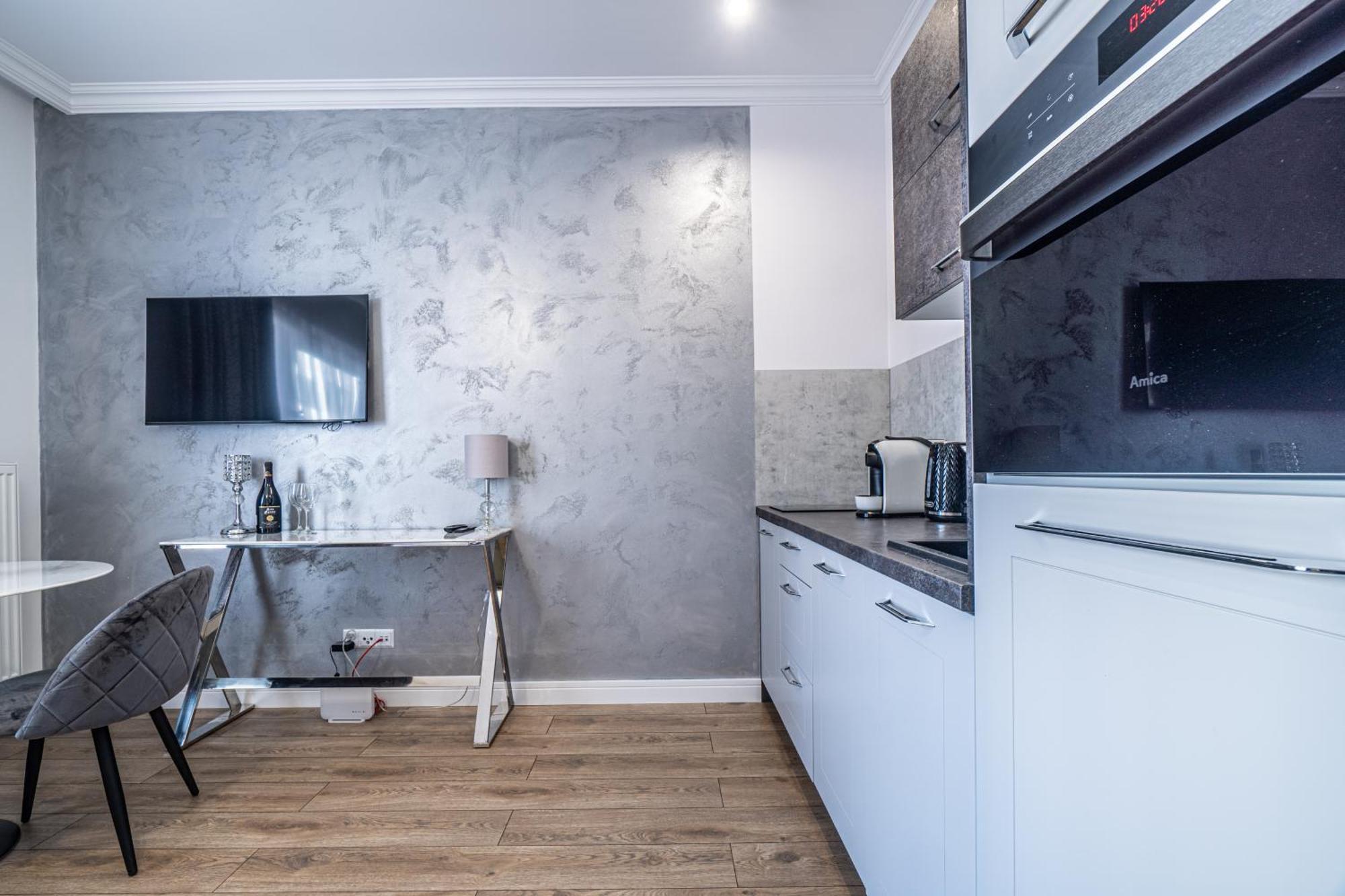 Private Parking, Secure Building - Old Town & Main Station Apartment Danzig