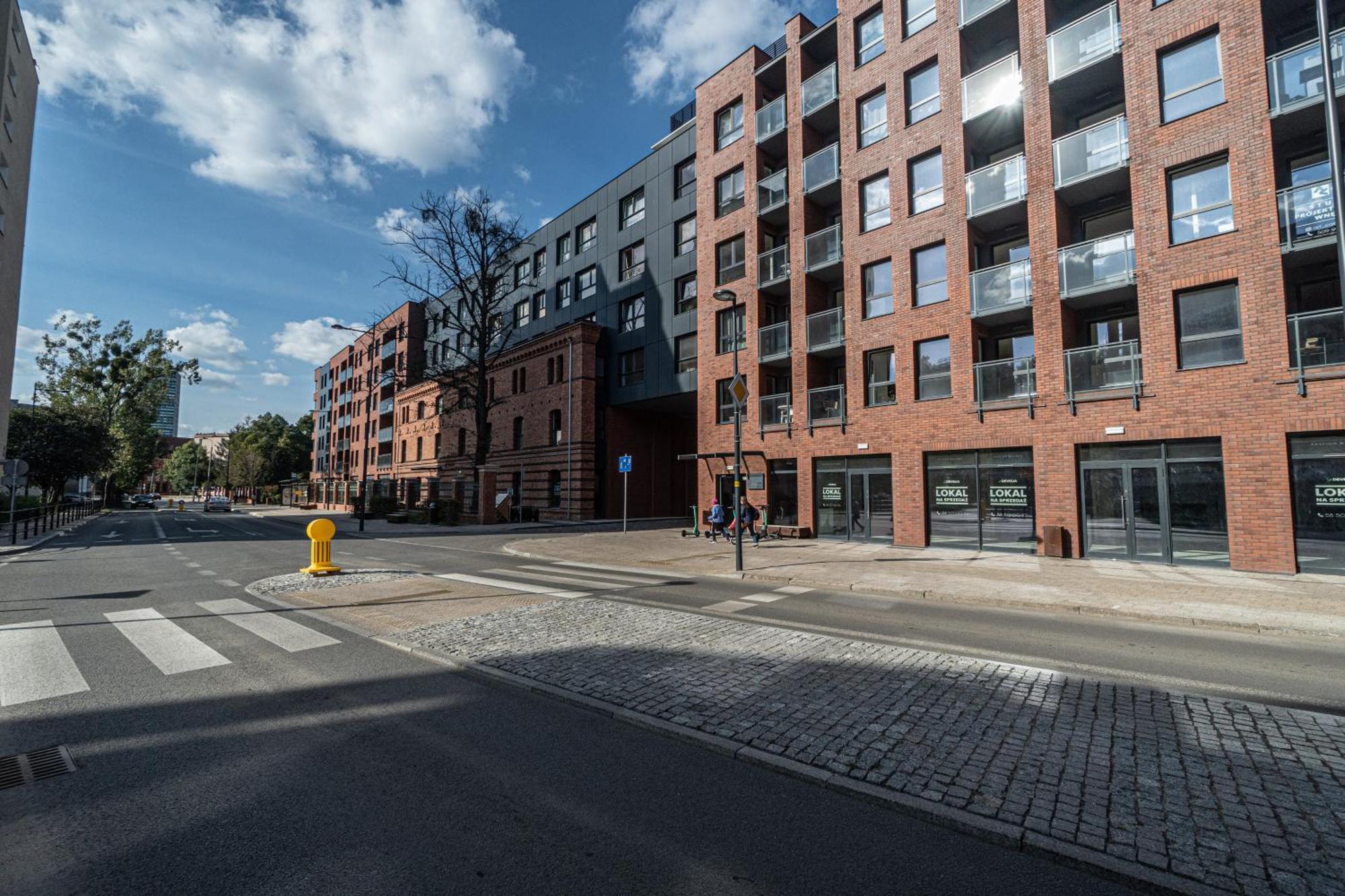 Private Parking, Secure Building - Old Town & Main Station Apartment