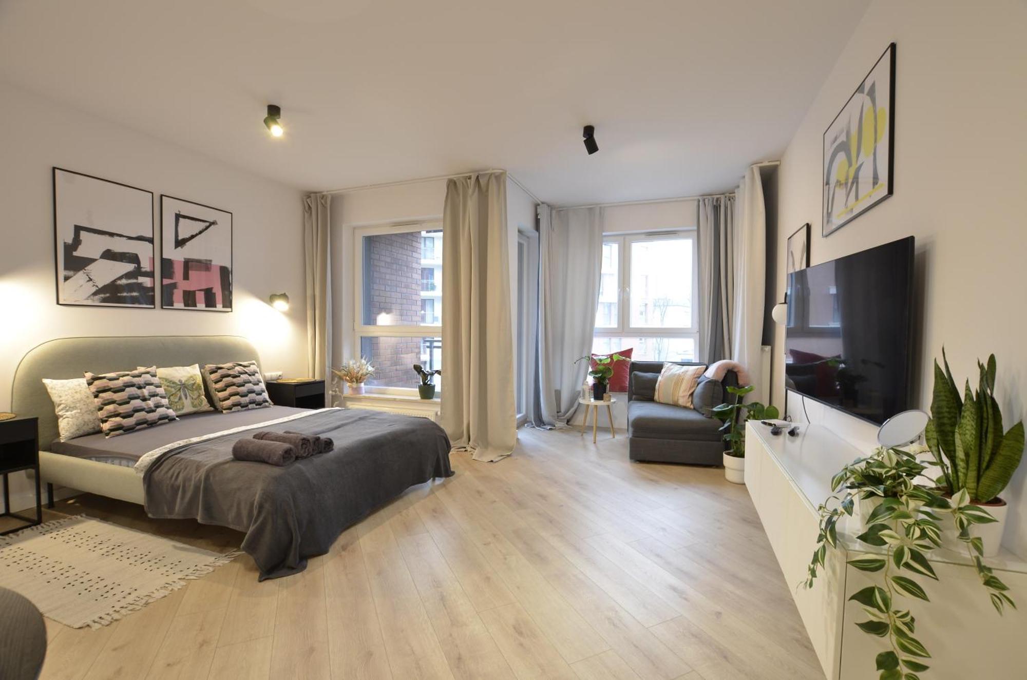 Private Parking, Secure Building - Old Town & Main Station