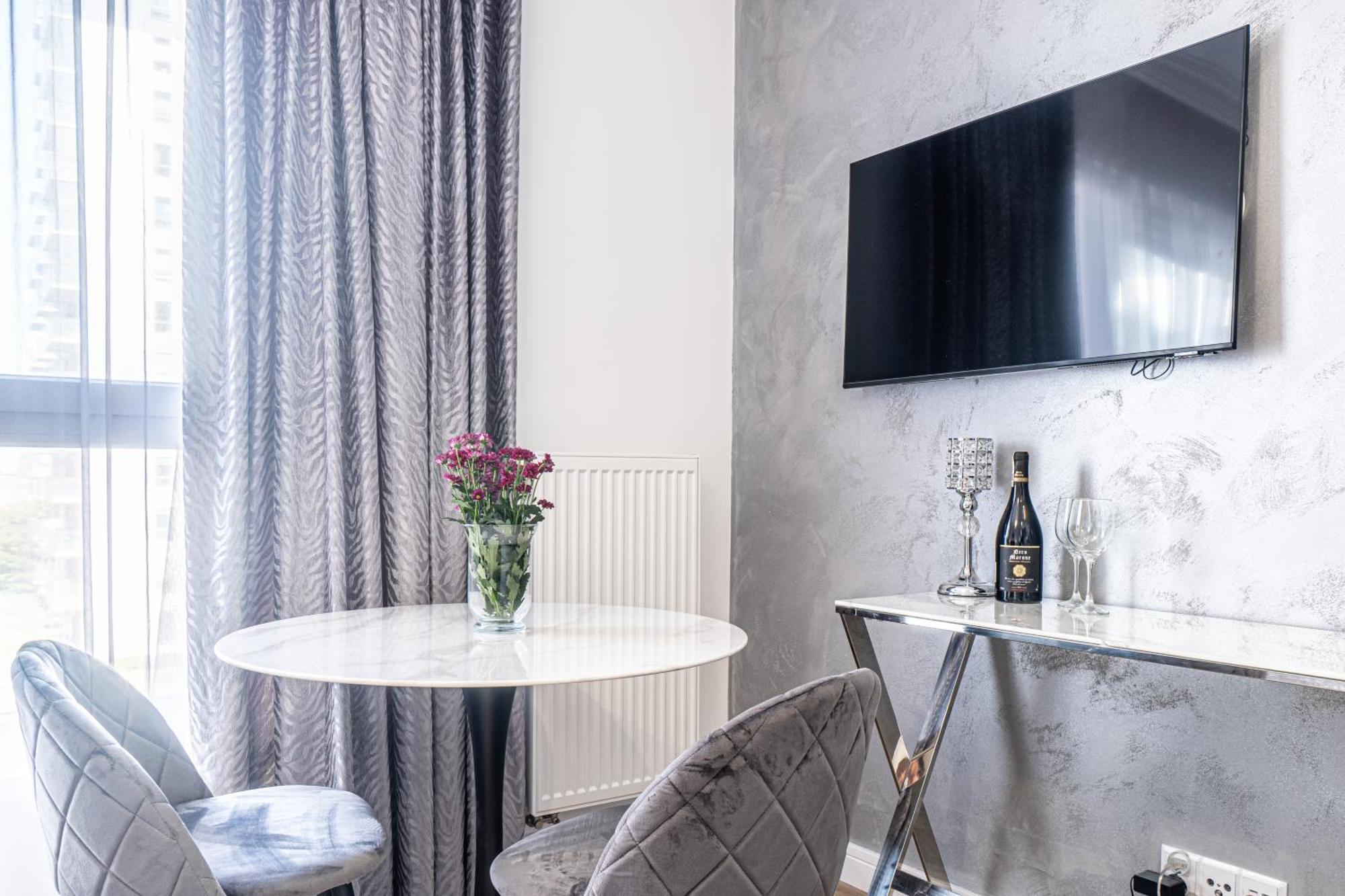 Private Parking, Secure Building - Old Town & Main Station Apartment Danzig
