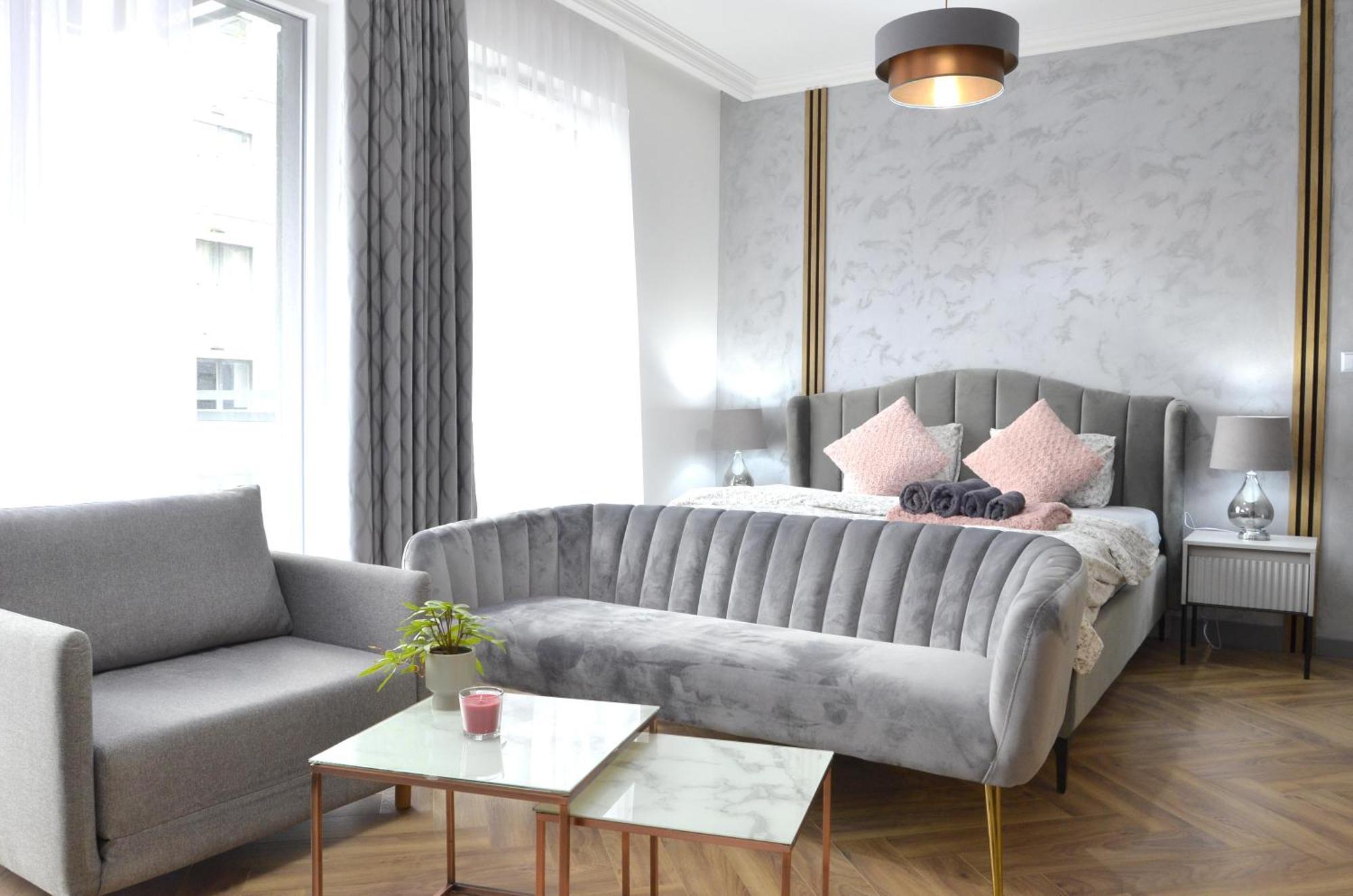 Private Parking, Secure Building - Old Town & Main Station Apartment