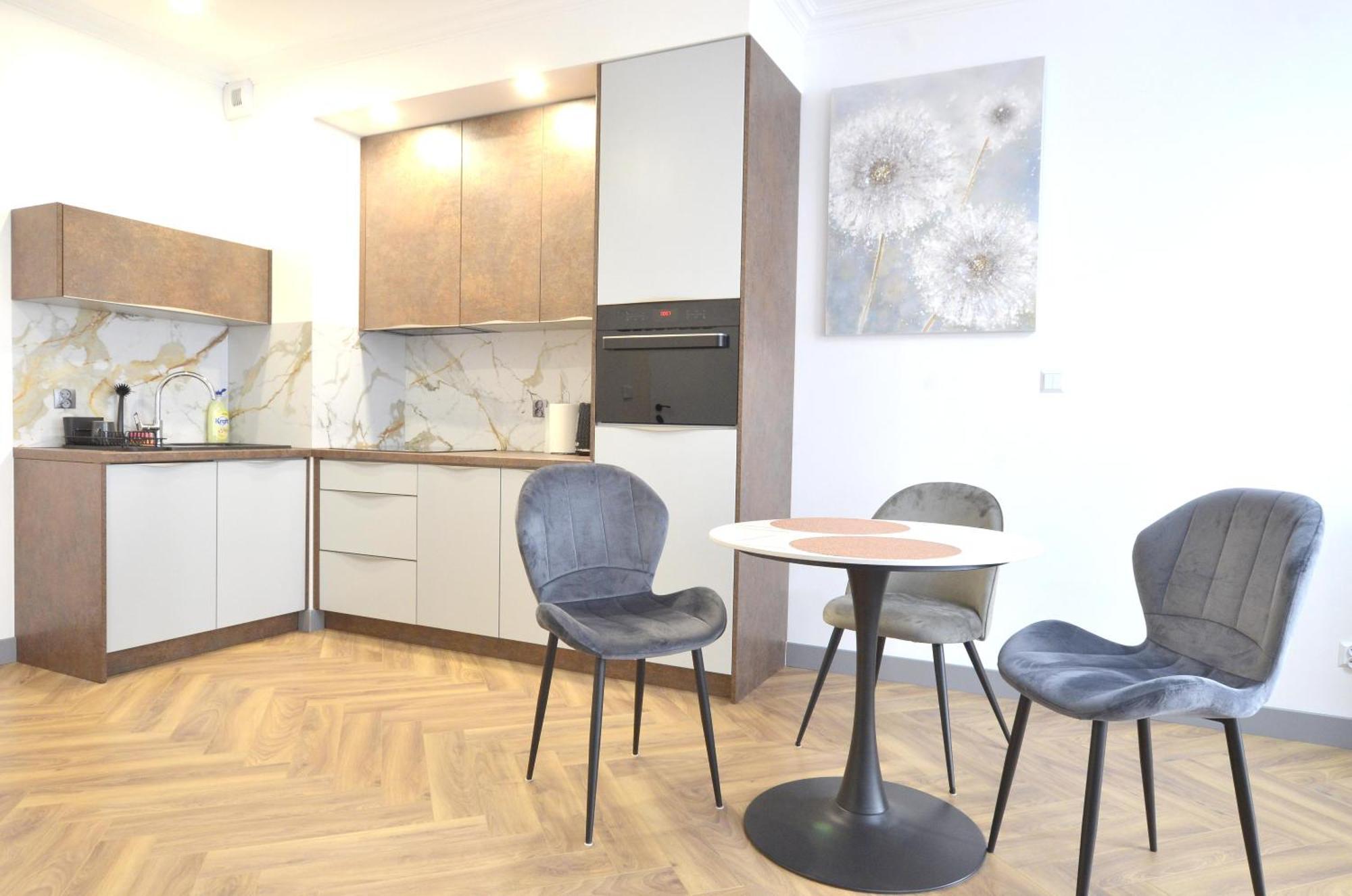 Apartment Private Parking, Secure Building - Old Town & Main Station Danzig