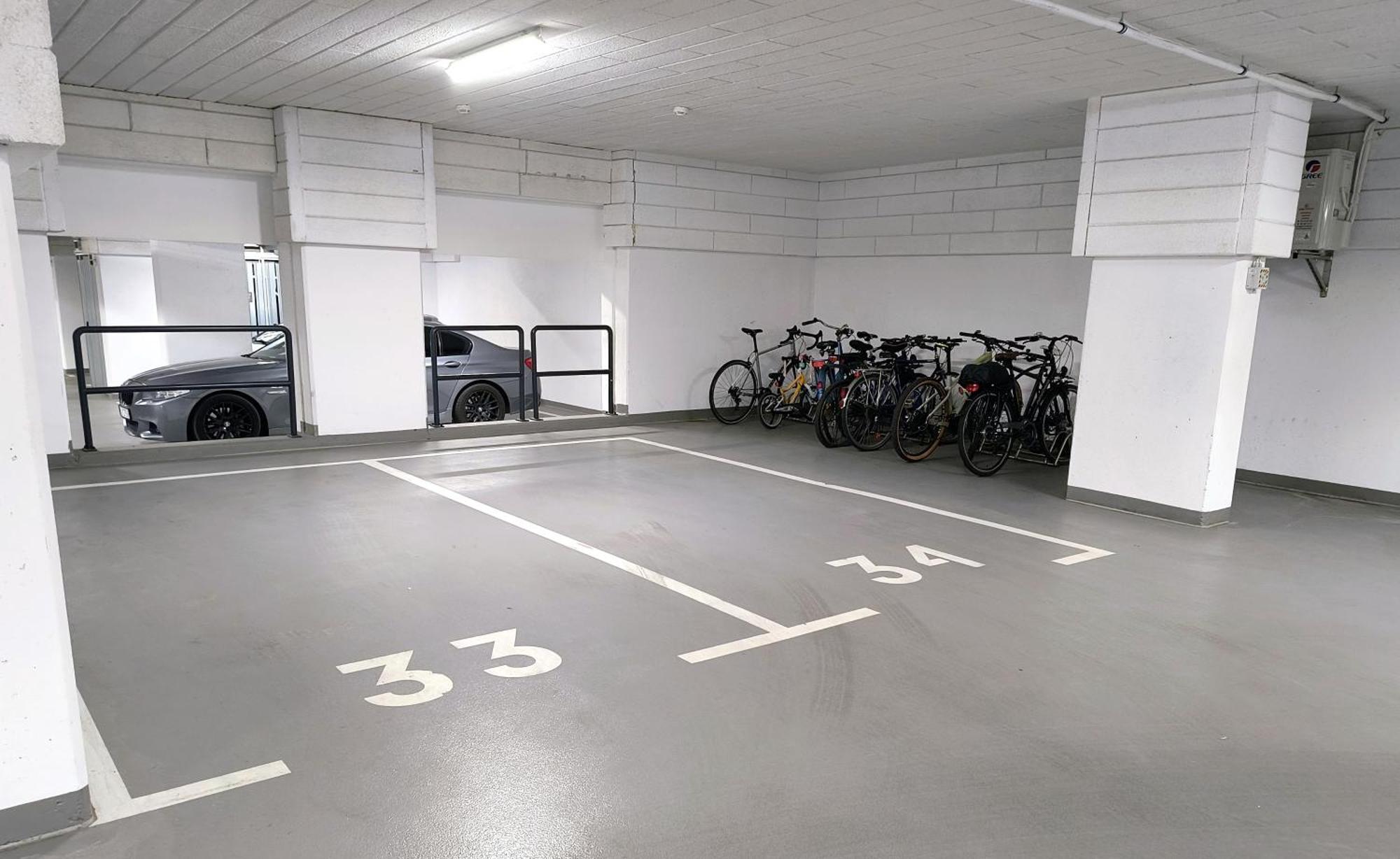 Private Parking, Secure Building - Old Town & Main Station Danzig