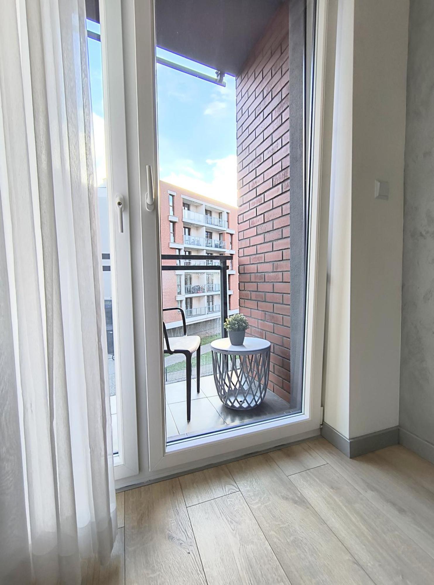 Private Parking, Secure Building - Old Town & Main Station Danzig